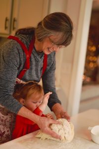 Read more about the article De bedste gaver til mormor: Ideer, hun vil elske